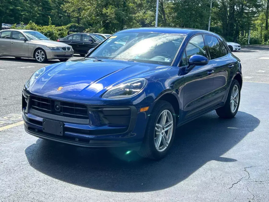 2023 Porsche Macan Base photo 1