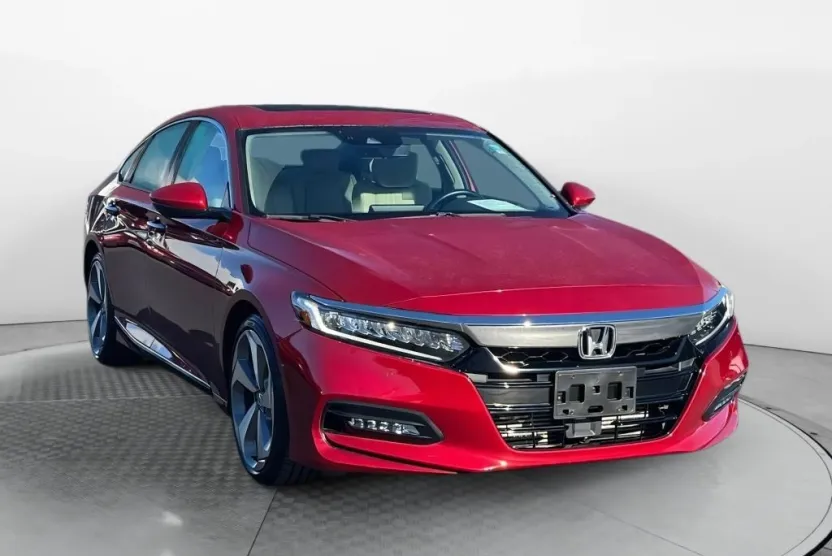 2018 Honda Accord Touring 1.5T photo 1