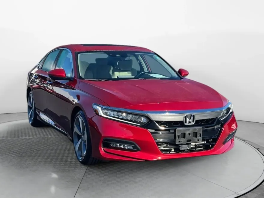 2018 Honda Accord Touring 1.5T photo 1