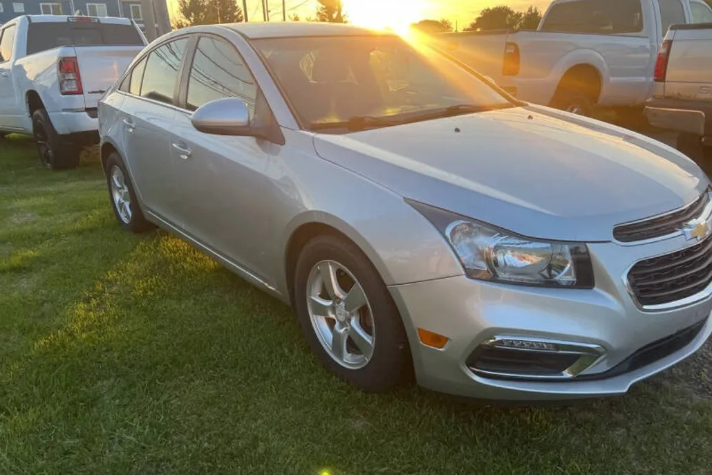2015 Chevrolet Cruze photo 1