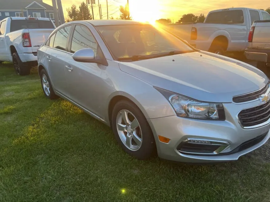 2015 Chevrolet Cruze photo 1