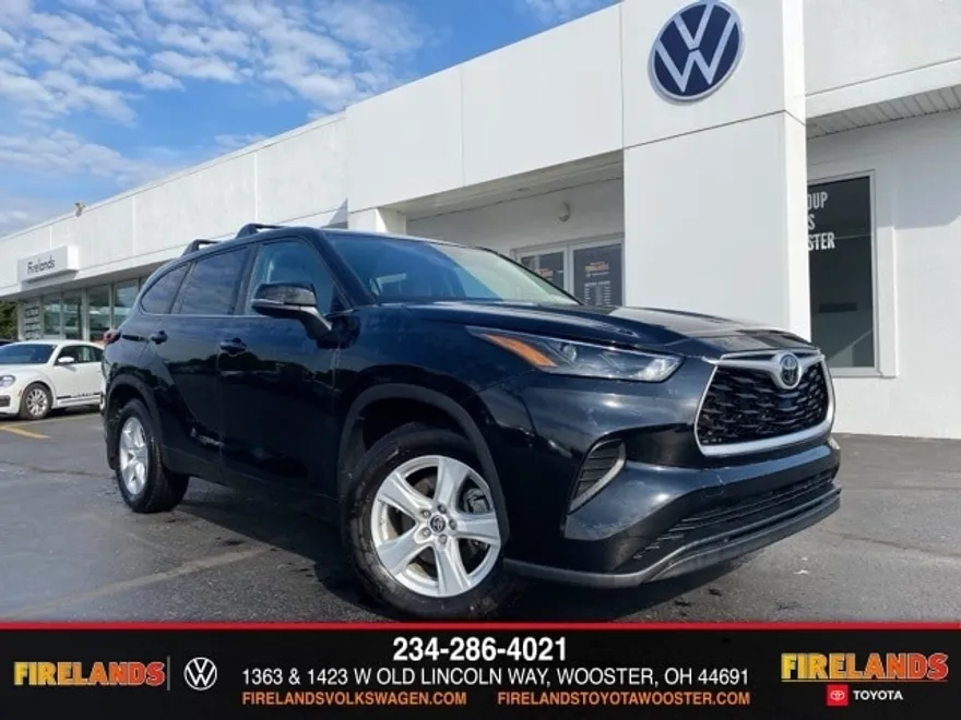2023 Toyota Highlander L photo 1