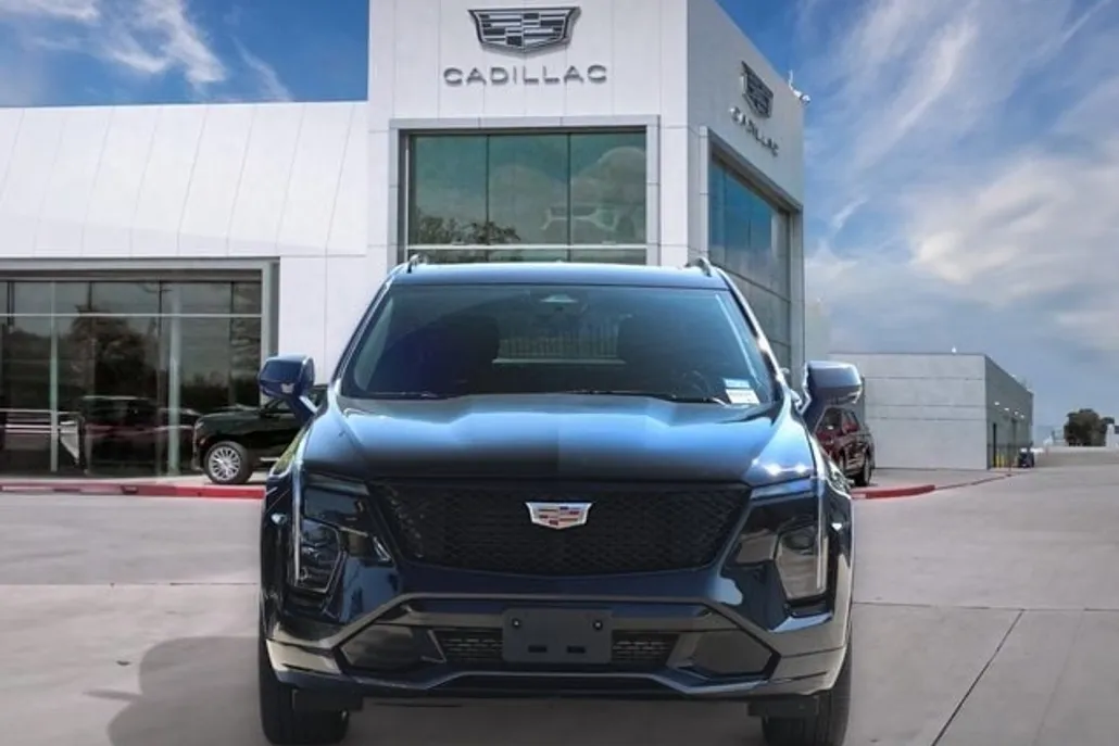 2024 Cadillac XT4 Sport photo 1