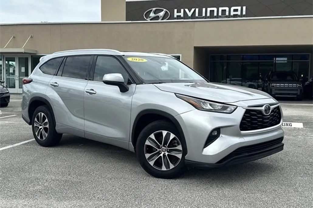 2020 Toyota Highlander XLE photo 1