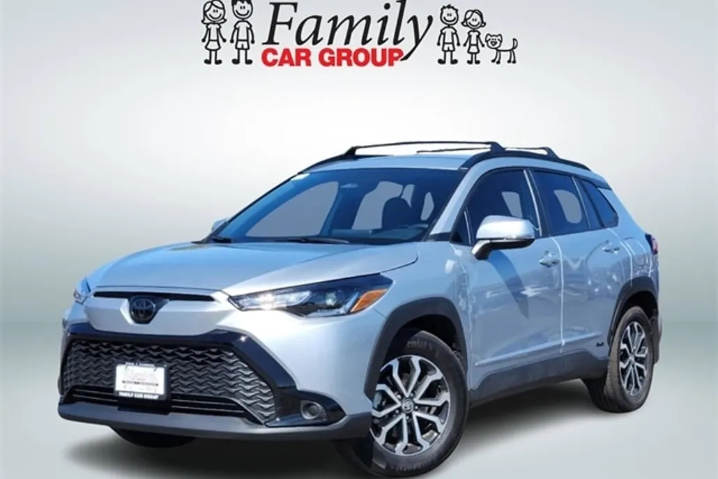 2024 Toyota Corolla Cross Hybrid SE photo 1