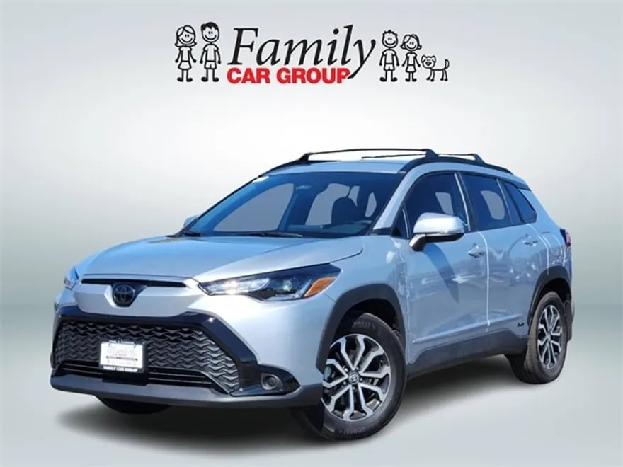 2024 Toyota Corolla Cross Hybrid SE photo 1