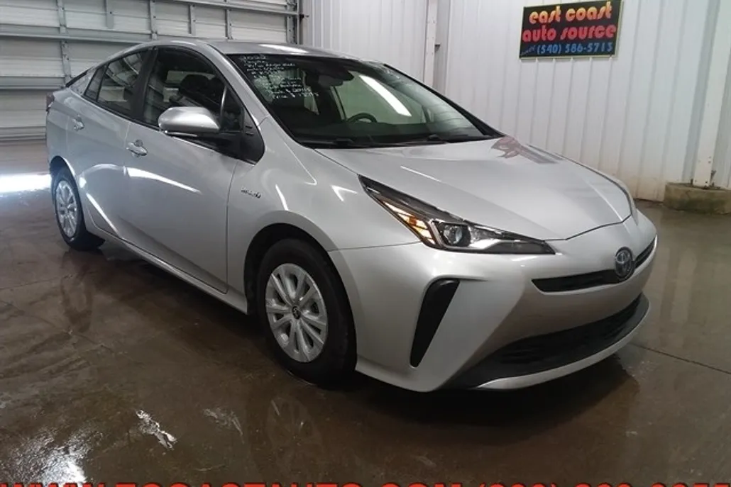 2022 Toyota Prius L Eco photo 1