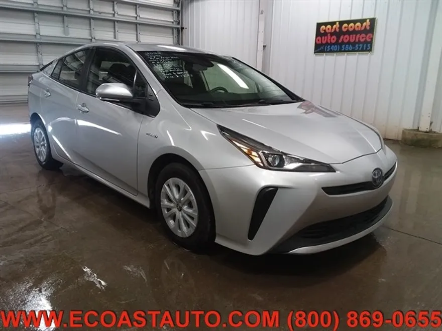 2022 Toyota Prius L Eco photo 1