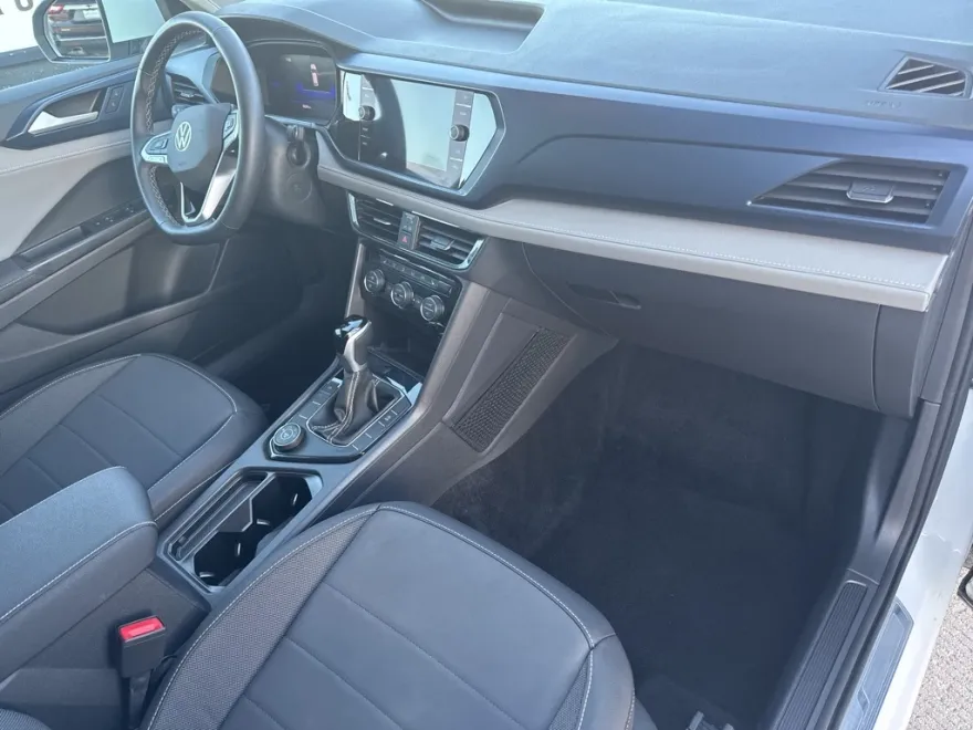 2024 Volkswagen Taos SE photo 18