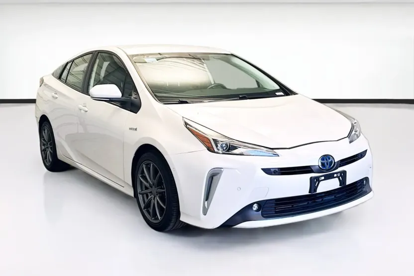 2022 Toyota Prius XLE photo 1