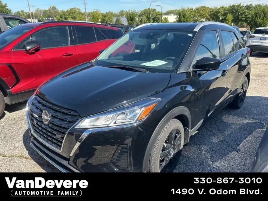 2023 Nissan Kicks SV photo 1
