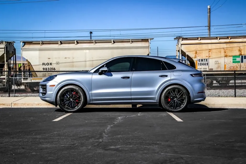 2025 Porsche Cayenne E-Hybrid Coupe Turbo photo 1