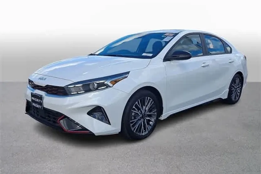 2023 Kia Forte GT-Line photo 1