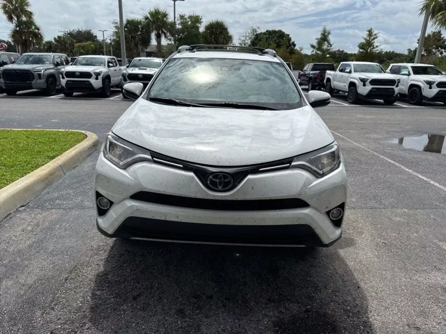 2018 Toyota RAV4 XLE photo 1
