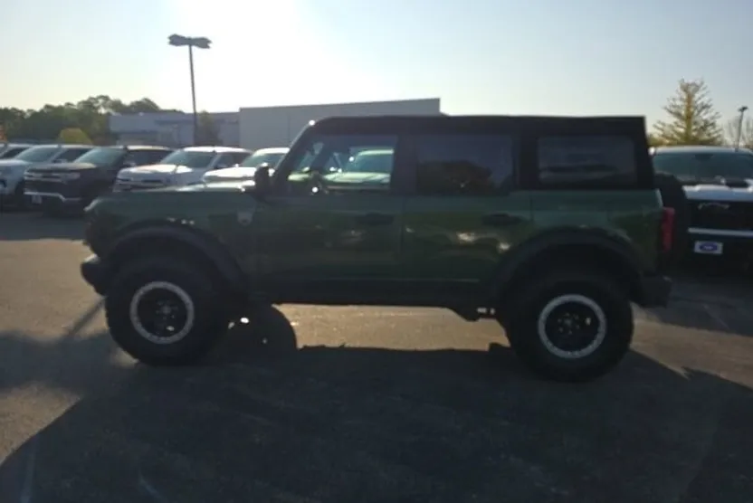 2022 Ford Bronco Big Bend photo 1