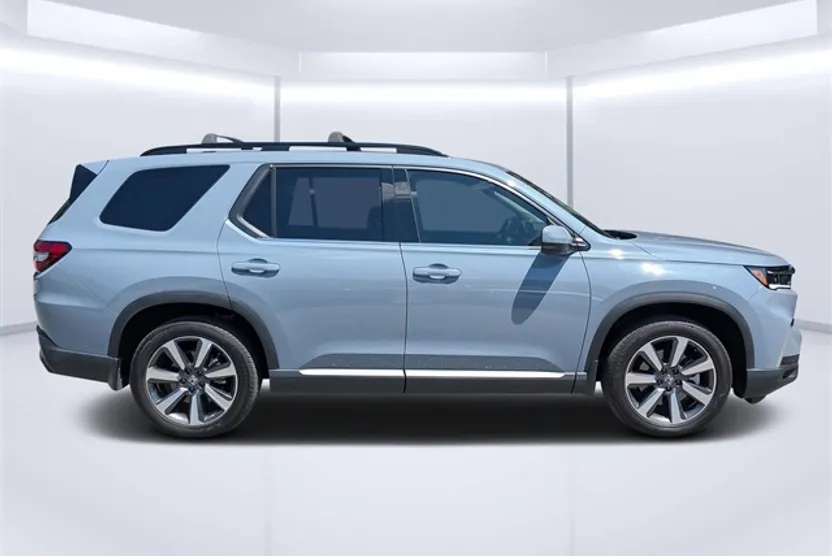 2024 Honda Pilot Touring photo 1