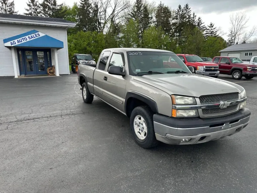2003 Chevrolet Silverado 1500 LS photo 1