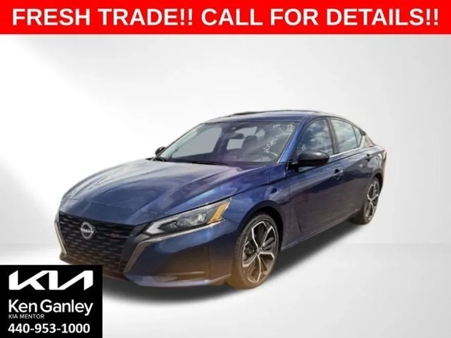 2023 Nissan Altima 2.5 SR photo 1