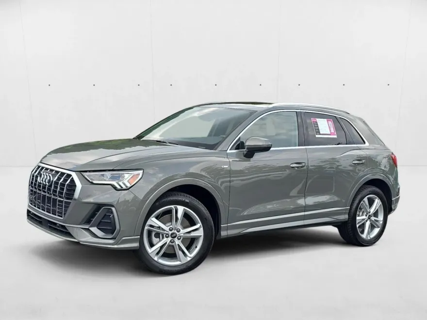 2024 Audi Q3 S line Premium Plus photo 1