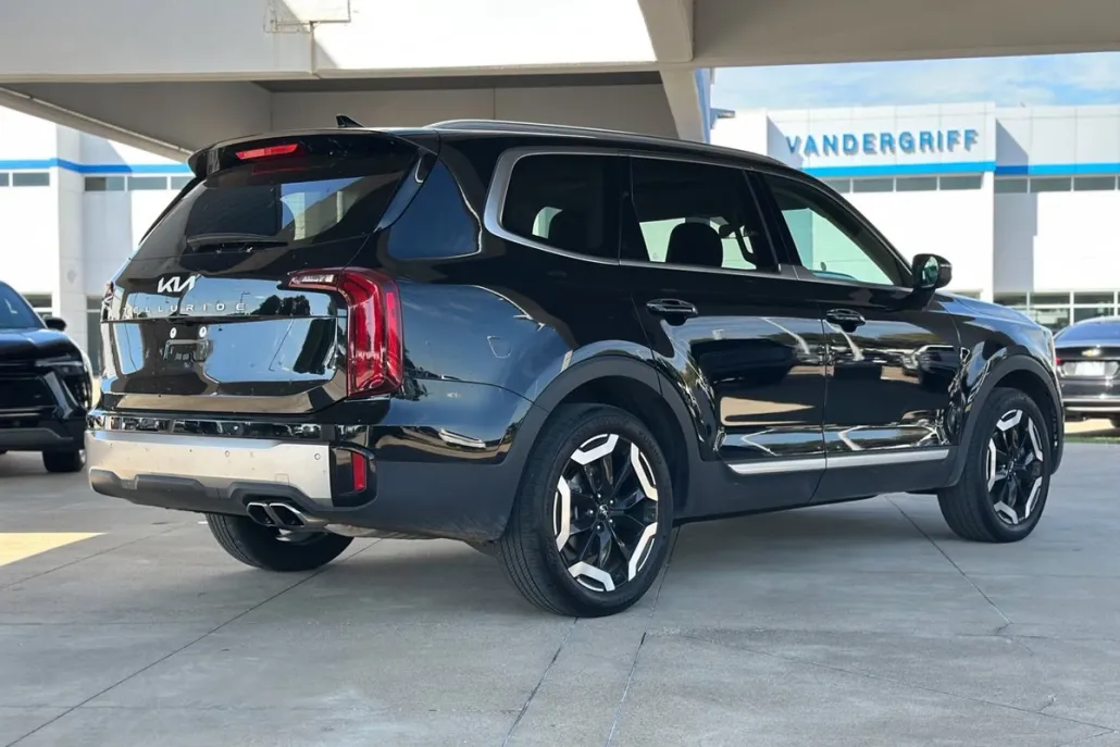 2025 Kia Telluride S photo 1