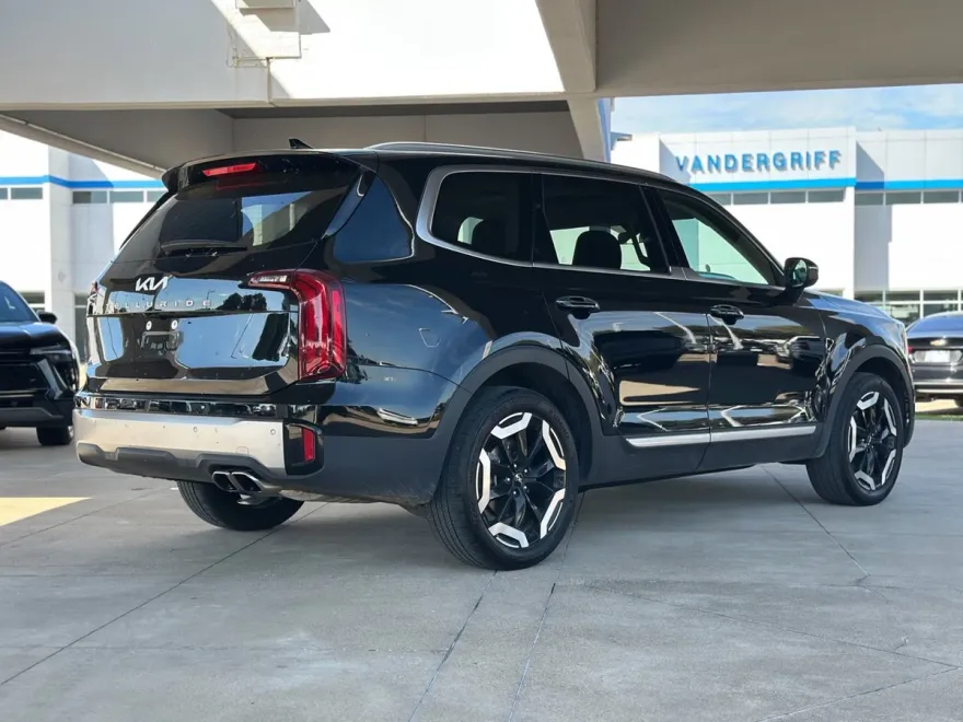 2025 Kia Telluride S photo 1
