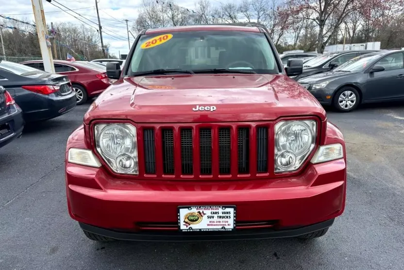 2010 Jeep Liberty Sport photo 1