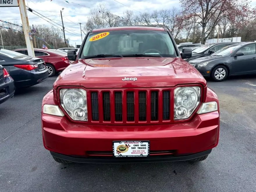 2010 Jeep Liberty Sport photo 1