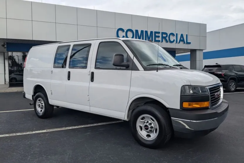 2023 Gmc Savana Cargo 2500 photo 1