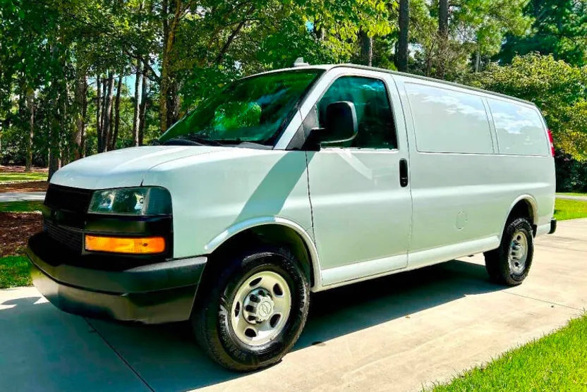 2019 Chevrolet Express 2500 Cargo Van photo 1