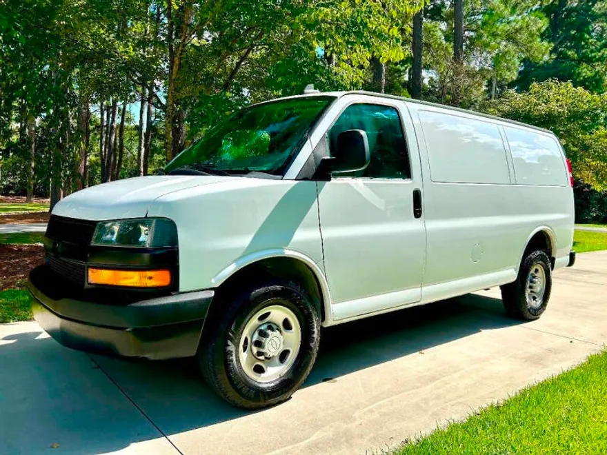 2019 Chevrolet Express 2500 Cargo Van photo 1