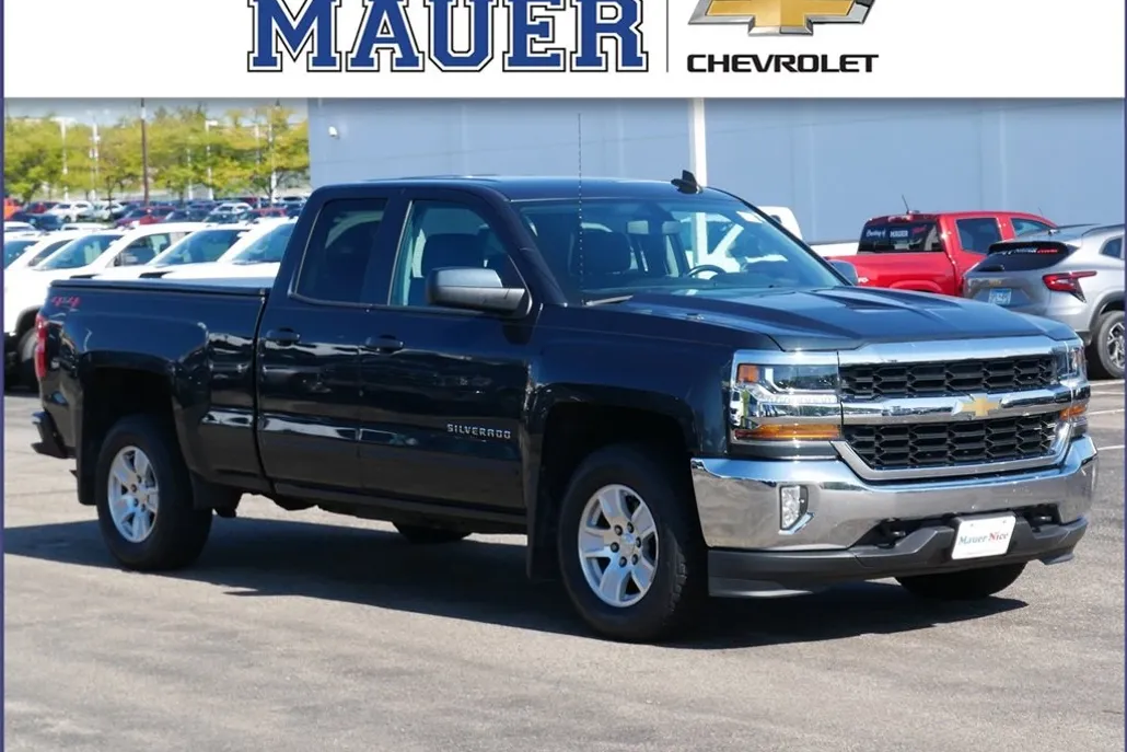 2018 Chevrolet Silverado 1500 LT photo 1