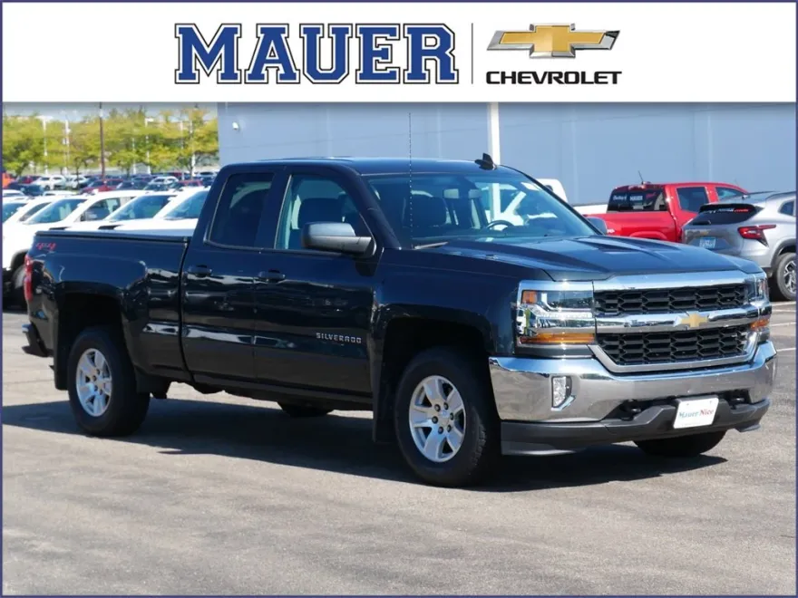 2018 Chevrolet Silverado 1500 LT photo 1