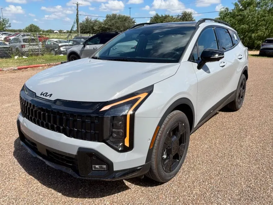 2026 Kia Sportage X-Line photo 1