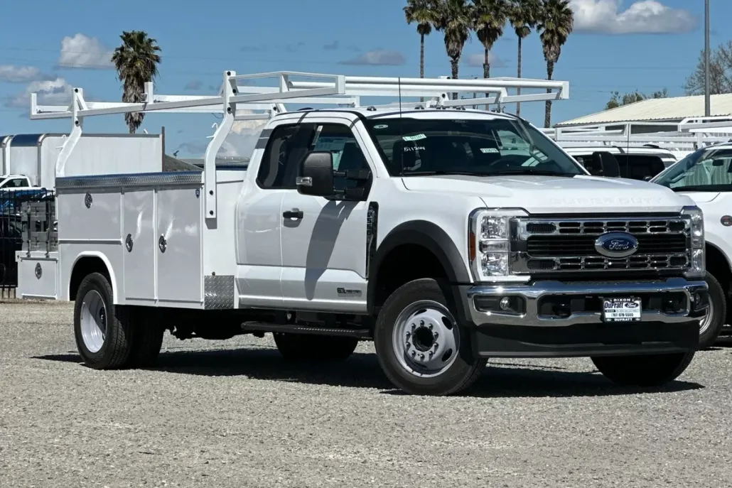 2024 Ford F-550 photo 1