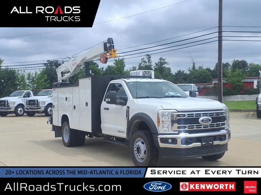 2024 Ford F-600 photo 1