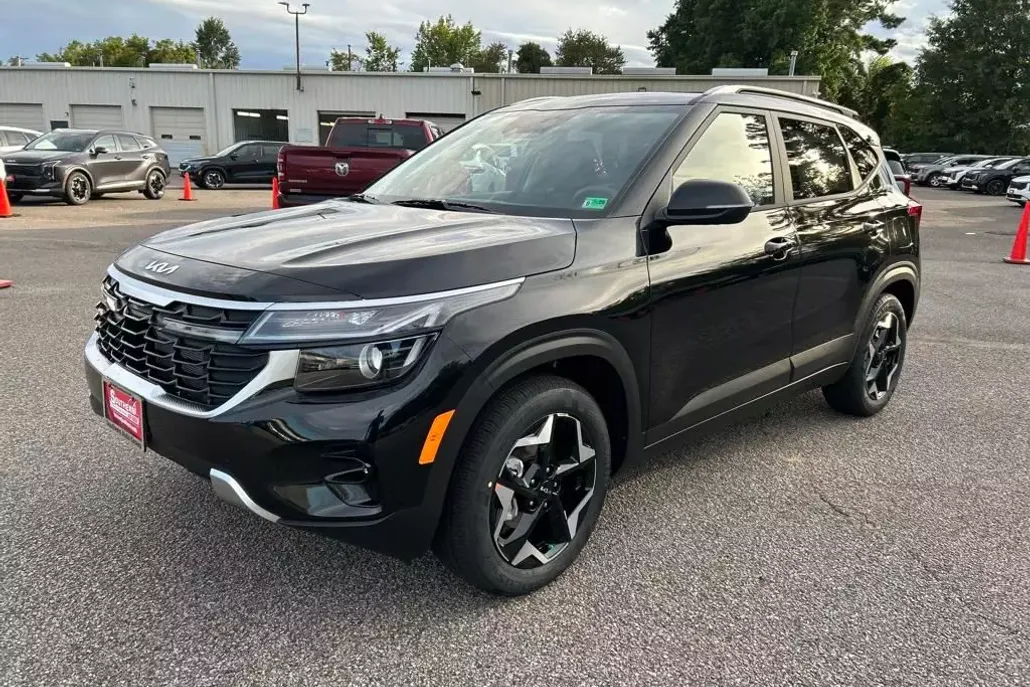 2026 Kia Seltos S photo 1