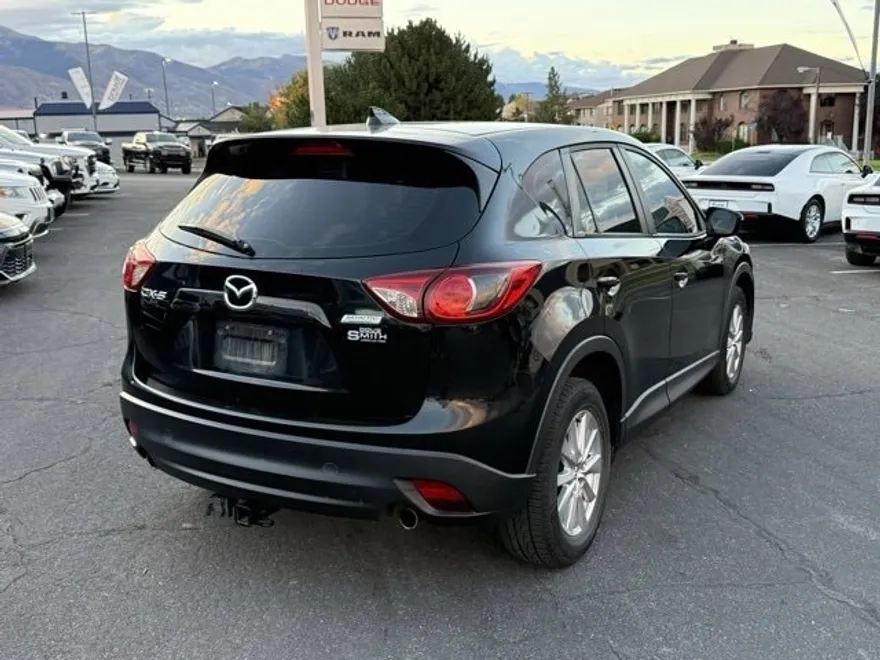 2016 Mazda CX-5 Sport photo 1