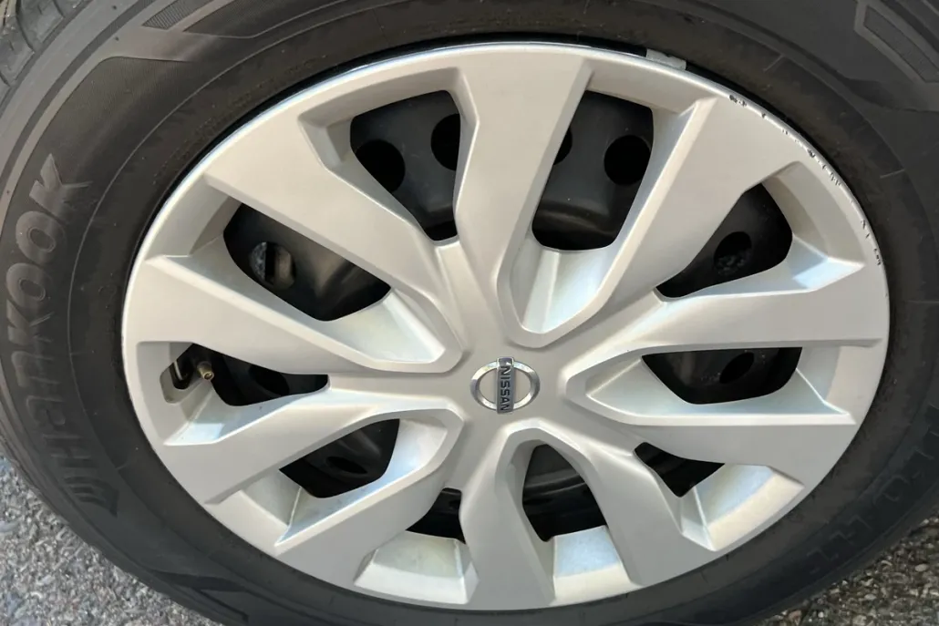 2020 Nissan Rogue S photo 1