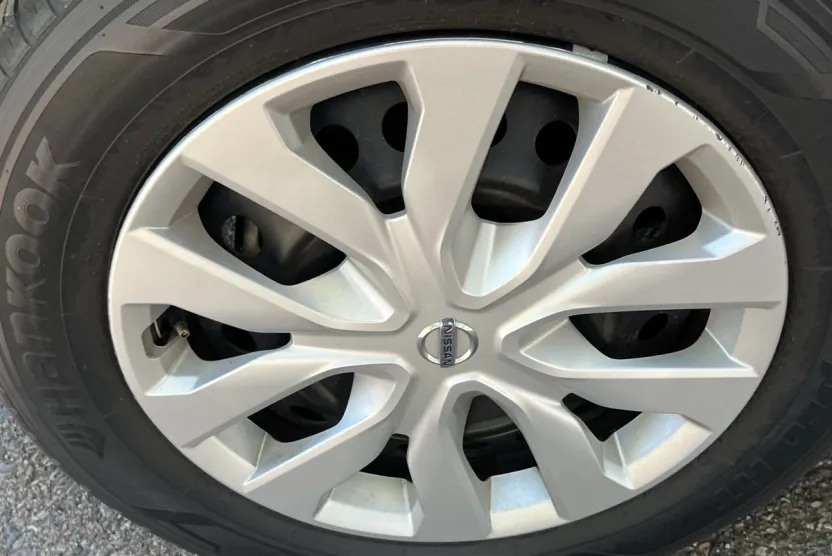 2020 Nissan Rogue S photo 1