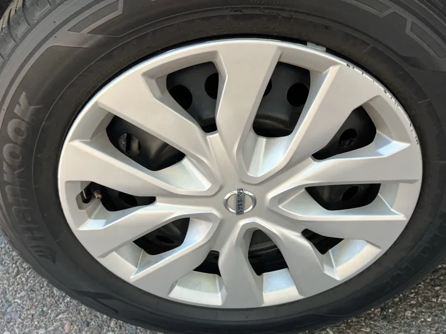 2020 Nissan Rogue S photo 1