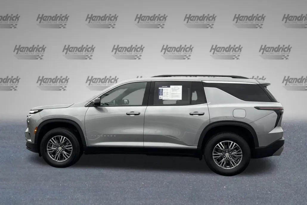 2025 Chevrolet Traverse photo 1