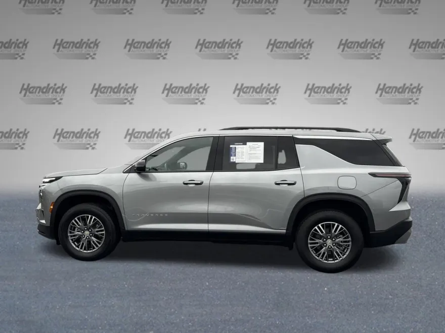 2025 Chevrolet Traverse photo 1