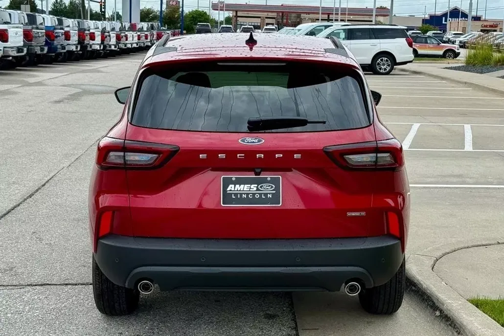 2025 Ford Escape Hybrid ST-Line Select photo 1
