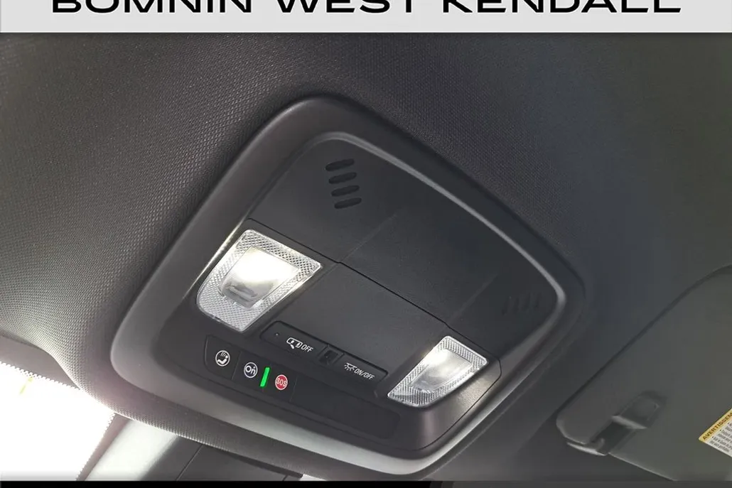 2022 Chevrolet Traverse Cloth photo 1
