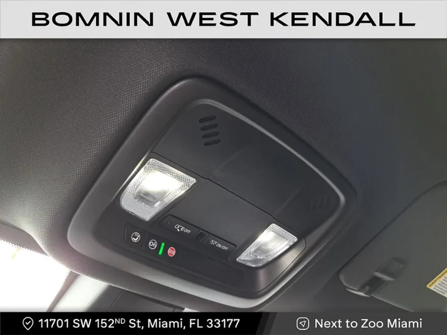 2022 Chevrolet Traverse Cloth photo 1