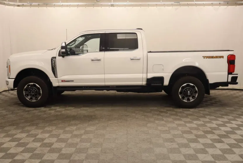 2023 Ford F-350 Platinum photo 1