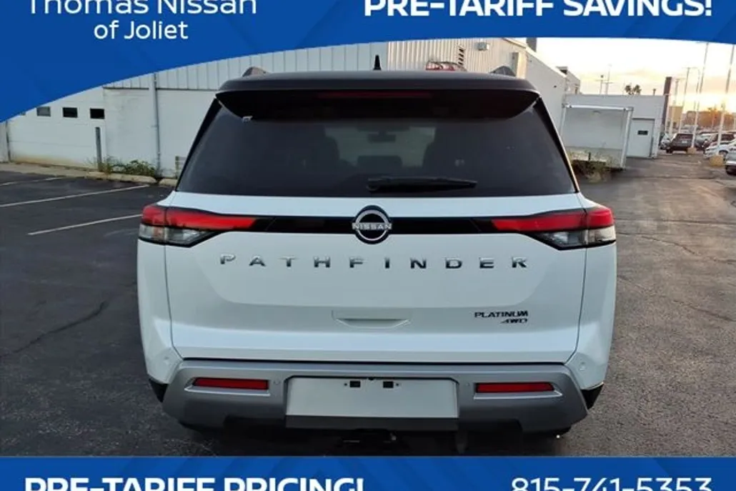 2025 Nissan Pathfinder Platinum photo 1