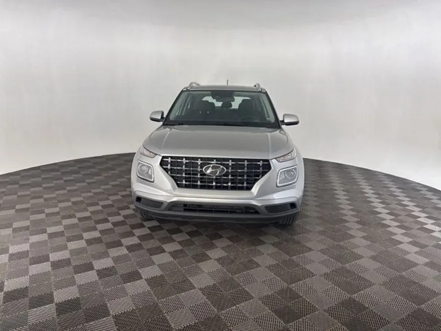 2024 Hyundai Venue SEL photo 1