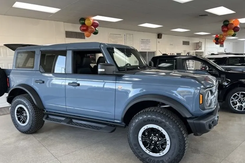 2025 Ford Bronco Badlands photo 1