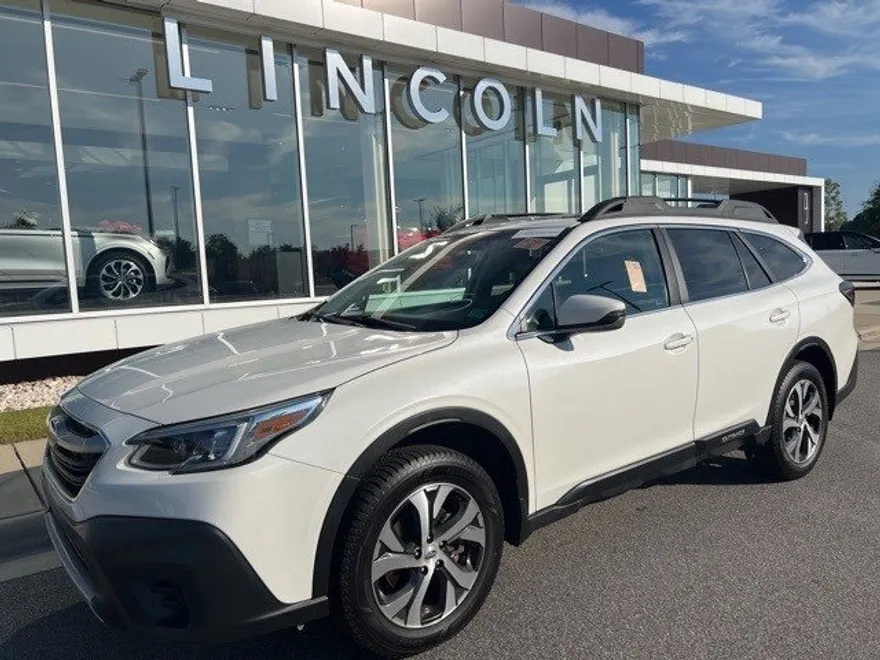 2021 Subaru Outback Limited photo 1